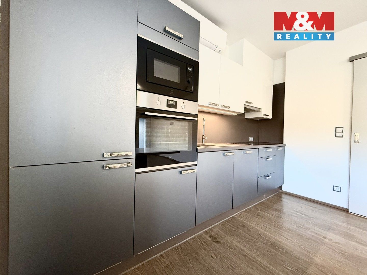 Pronájem byt 4+kk - Hlavní, Měchenice, 71 m²