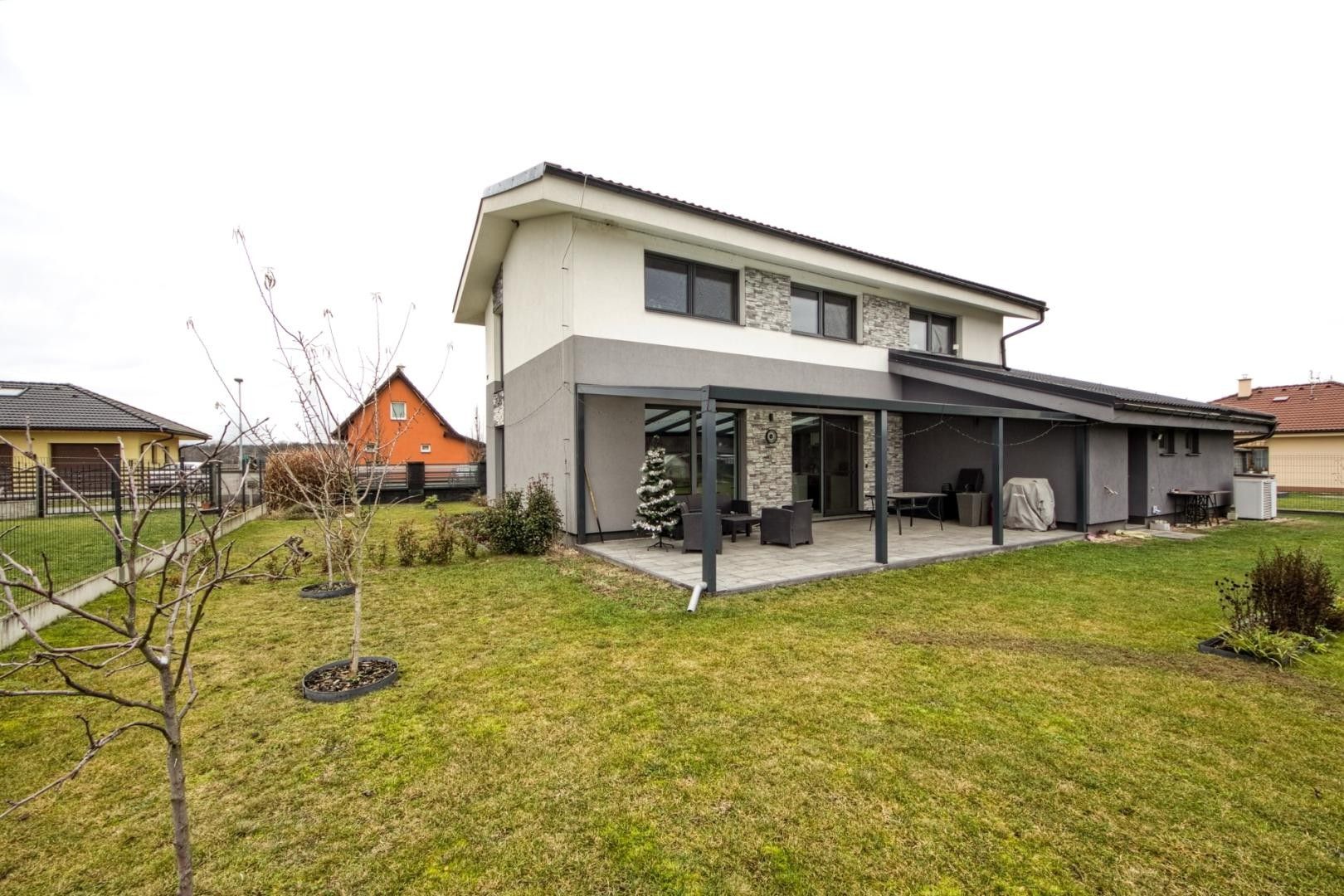 Prodej rodinný dům - Labské Chrčice, 182 m²