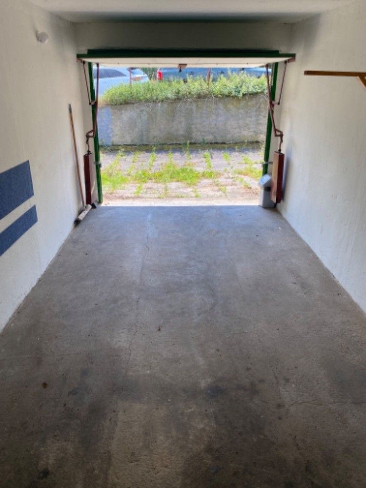 Garáže, Praha, 141 00