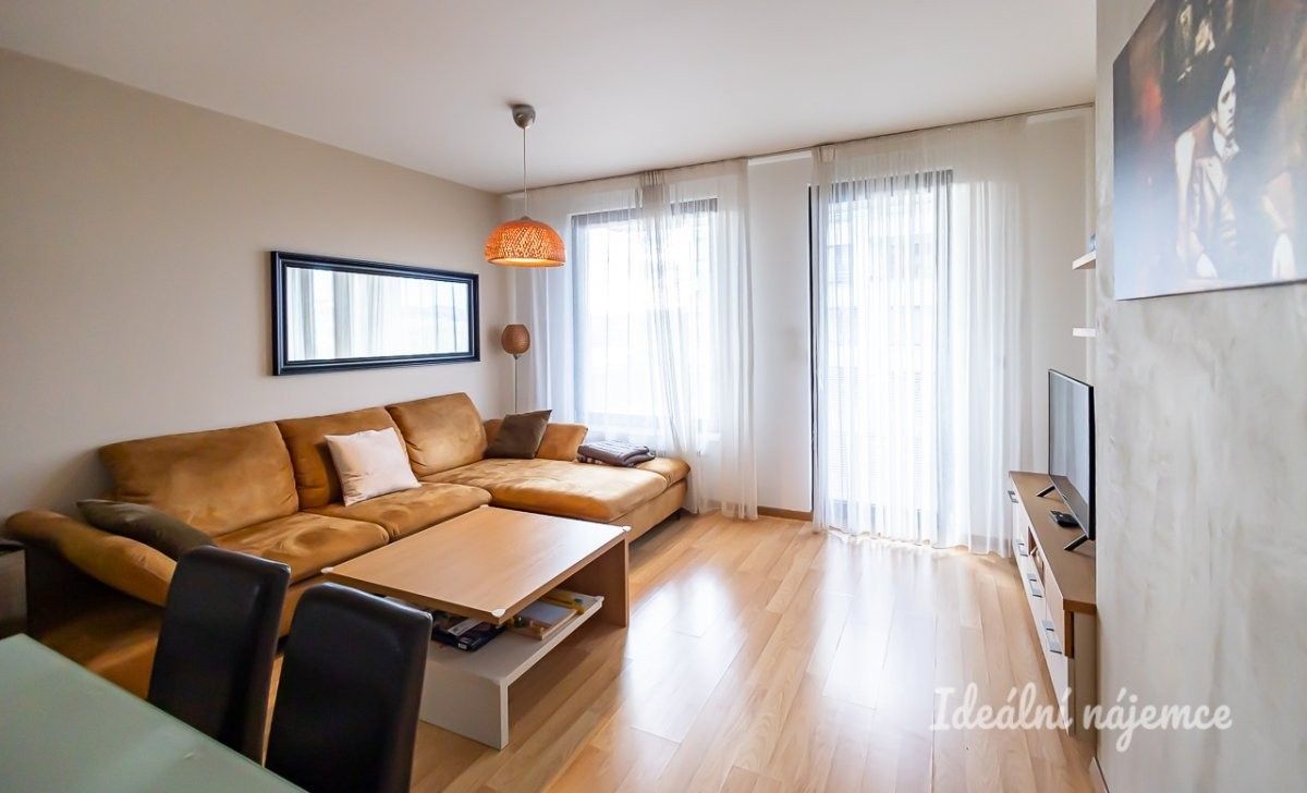 Byt 2+kk · 59 m² · Sousedíkova, Praha - 3