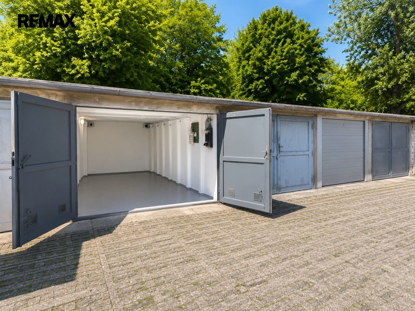 Garáže, Laštůvkova 1326, Brno Bystrc, 16 m² - 1