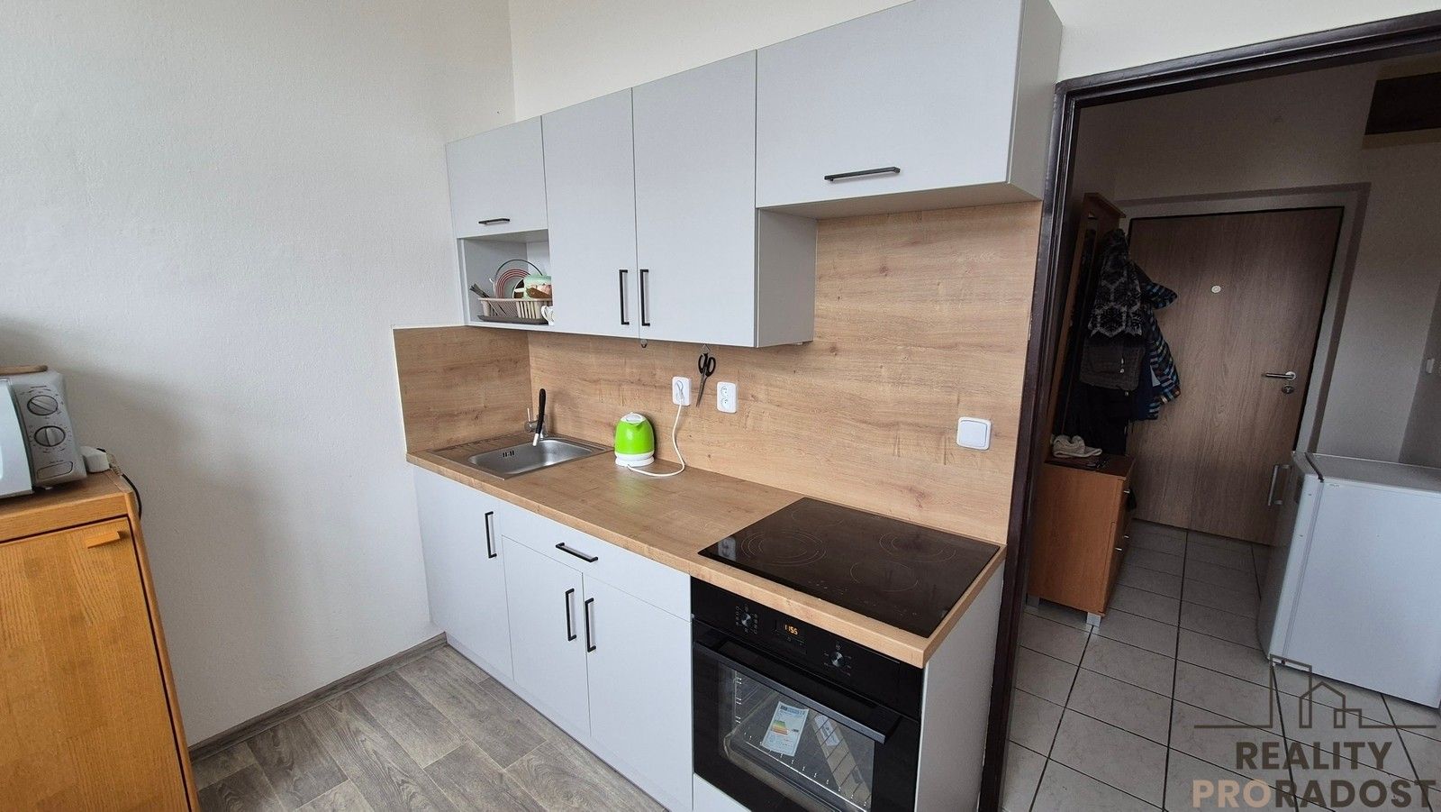 Prodej byt 1+1 - Na Valtické 736, Břeclav, 41 m²