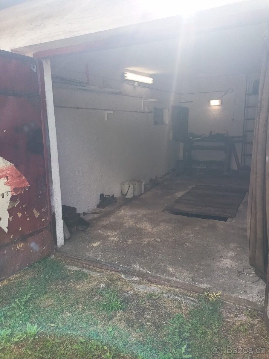 Prodej garáž - Havraň, 435 01