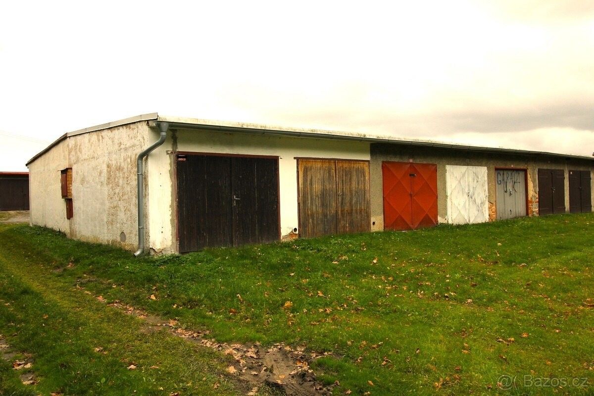 Garáže, Pacov, 395 01