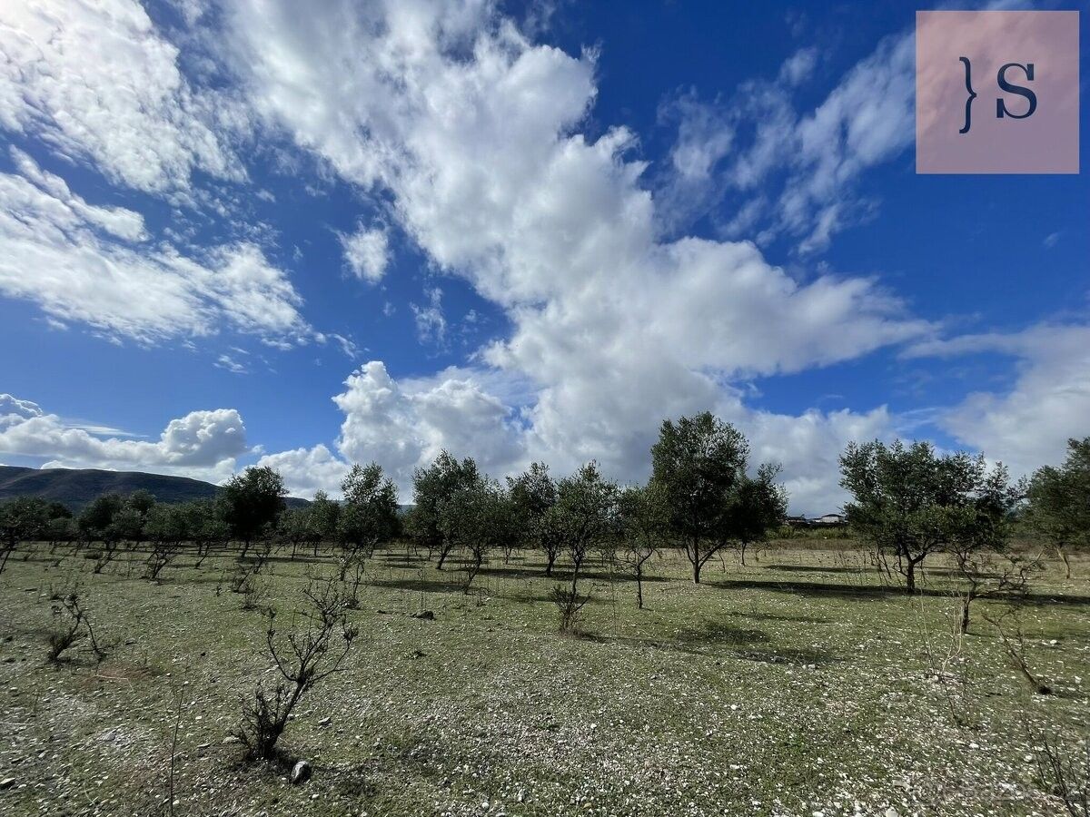 Pozemky pro bydlení, 987 66, Zahraničí