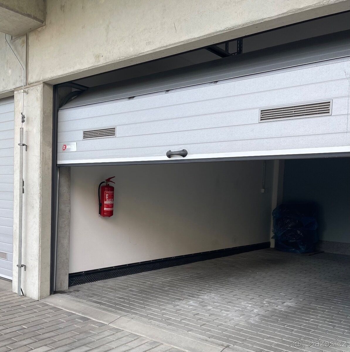 Prodej garáž - Šlapanice u Brna, 664 51