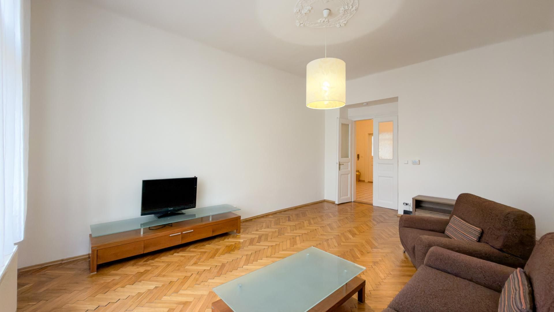 Kancelář · 85 m² · Lucemburská, Praha - 3
