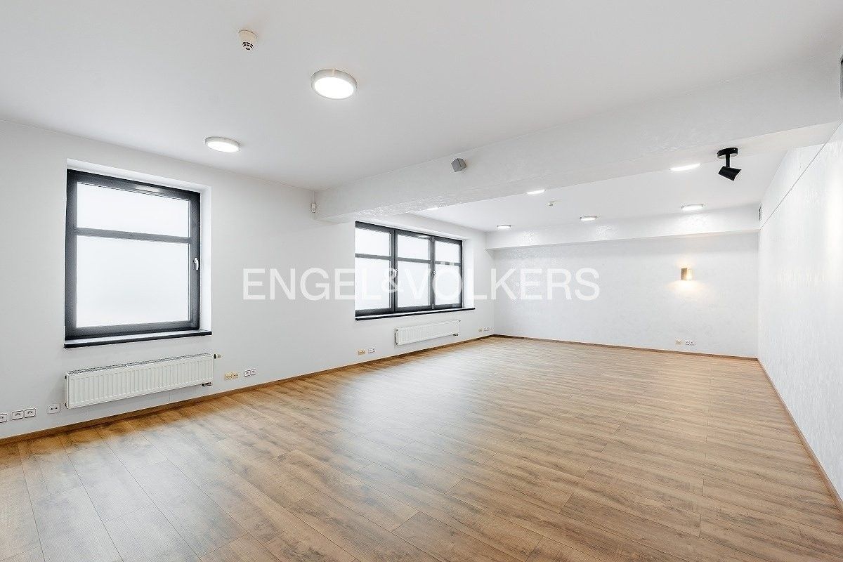 Obchodní prostory · 360 m² · Chrudimská 1418, Praha Vinohrady - 4