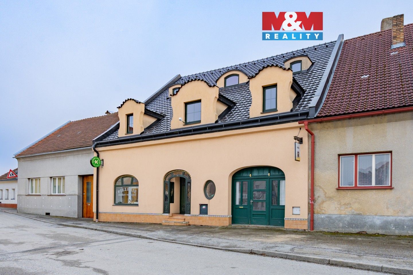 Restaurace, náměstí Komenského, Kunžak, 91 m²
