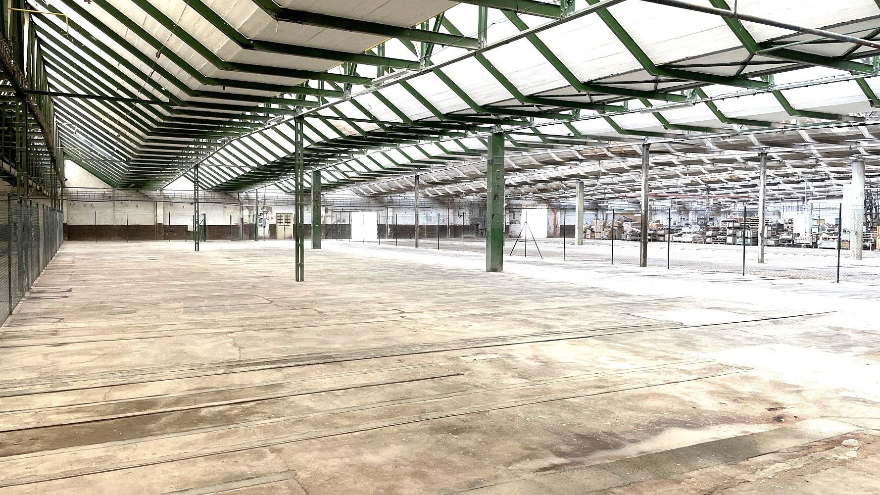 Sklad · 1 100 m² · Postoloprtská, Louny - 4