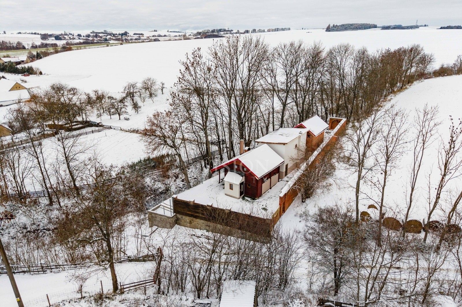Ubytovací zařízení, Mezno, 237 m²