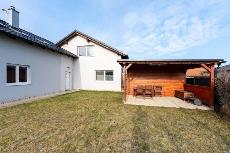 Prodej rodinný dům - Chvalovice, Kovanice, 202 m²