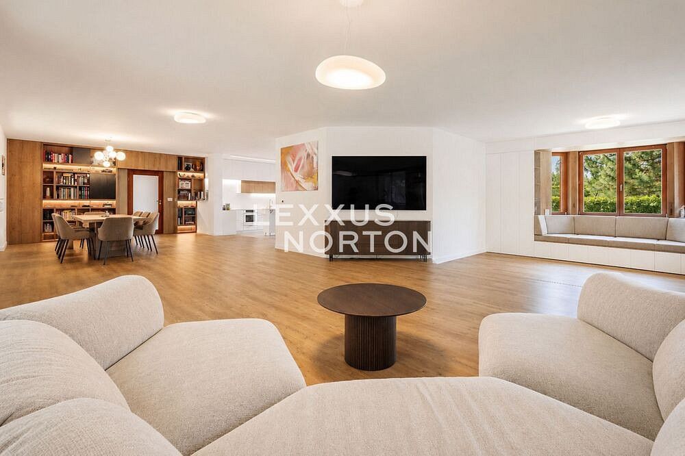 Prodej rodinný dům - Zvole, okres Praha-západ, Středočeský kraj, 378 m² - 5