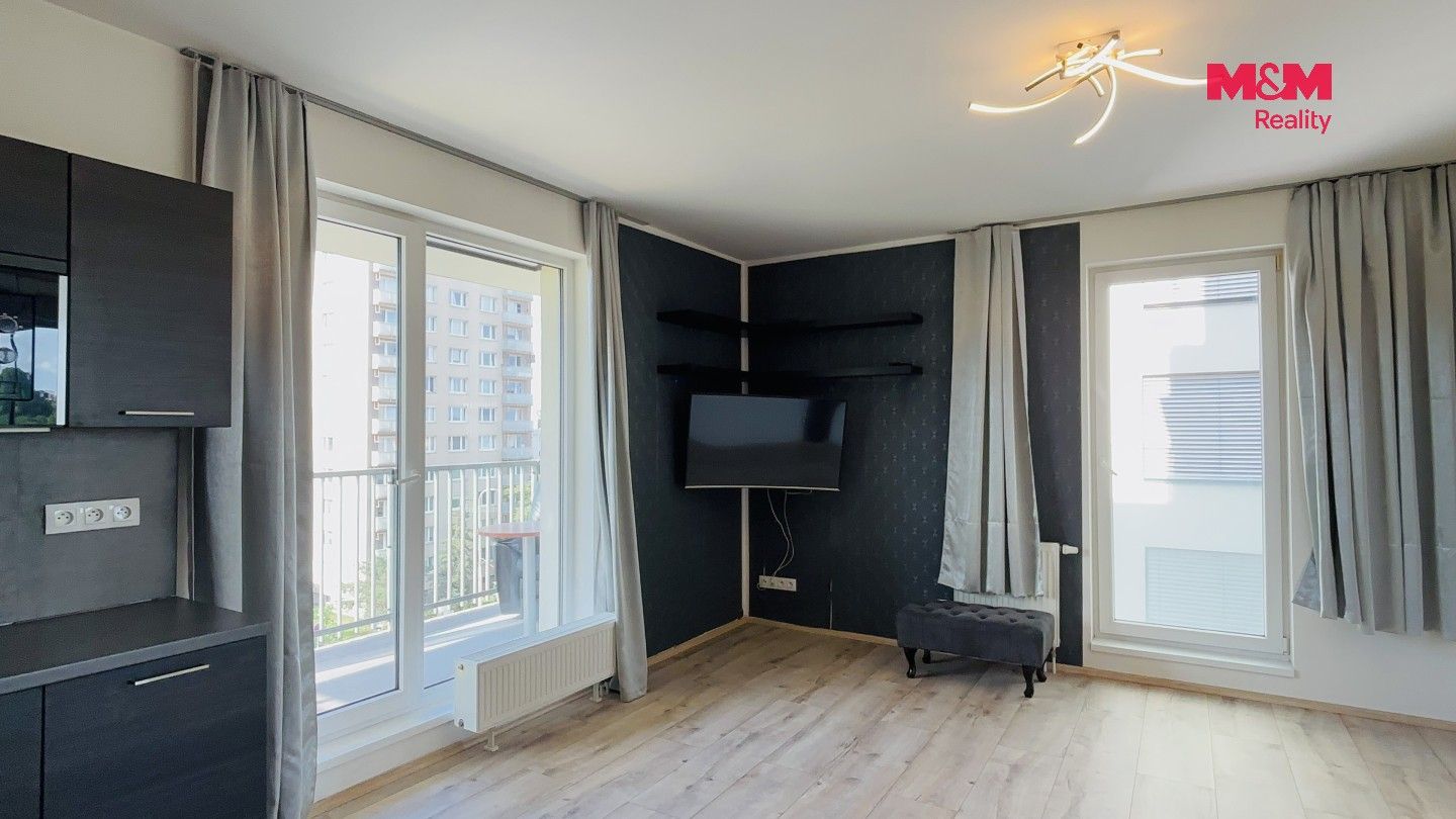 Byt 1+kk · 42 m² · Počernická, Praha - 3