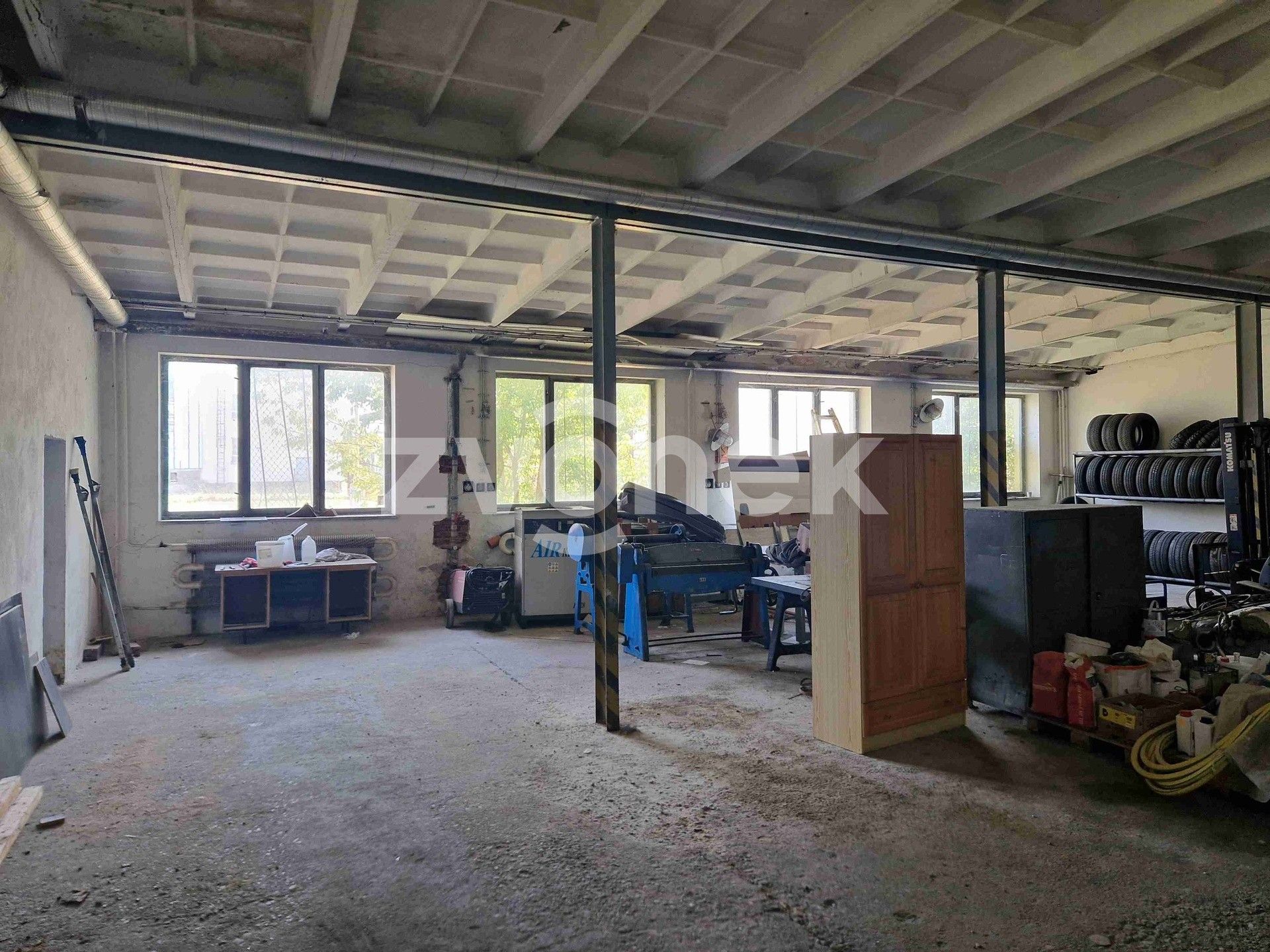 Pronájem komerční - Na Záhonech 1482, Kunovice, 250 m² - 5