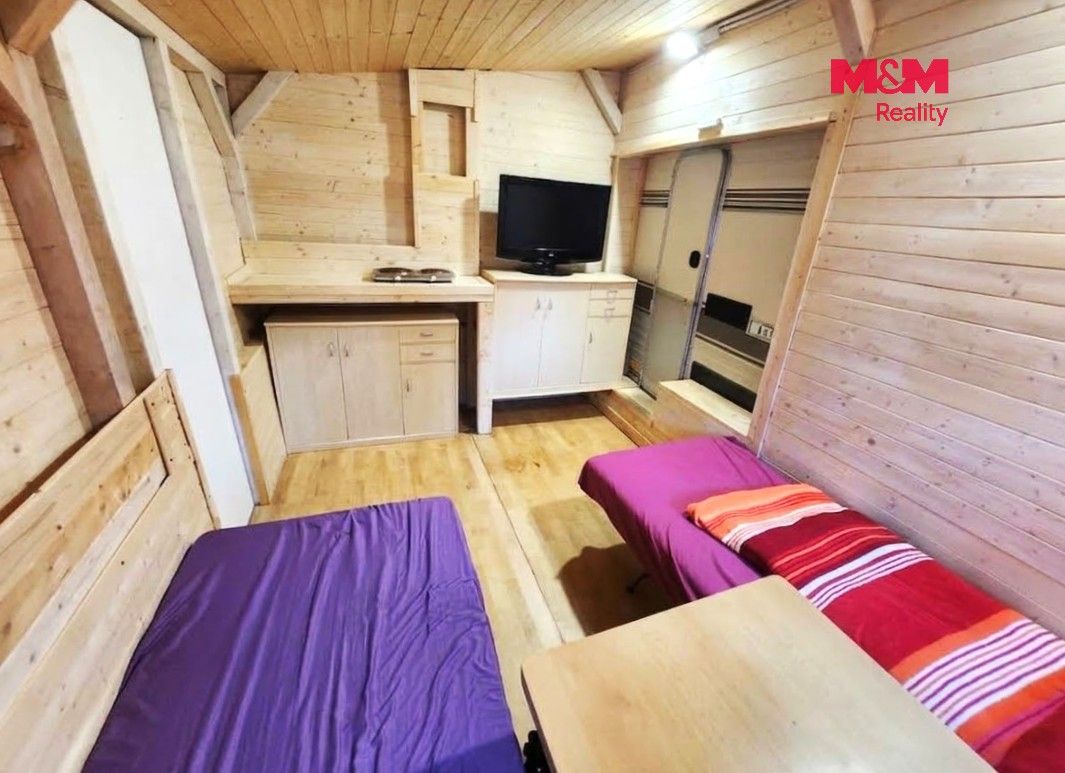 Chata · 35 m² · Chbany - 2