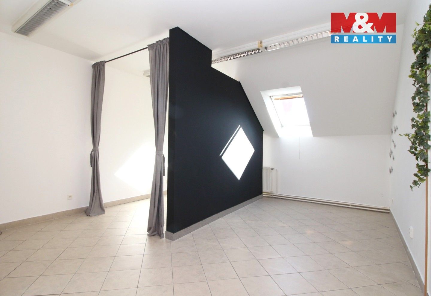 Pronájem obchodní prostory - Kozelkova, Chlumec nad Cidlinou, 24 m²