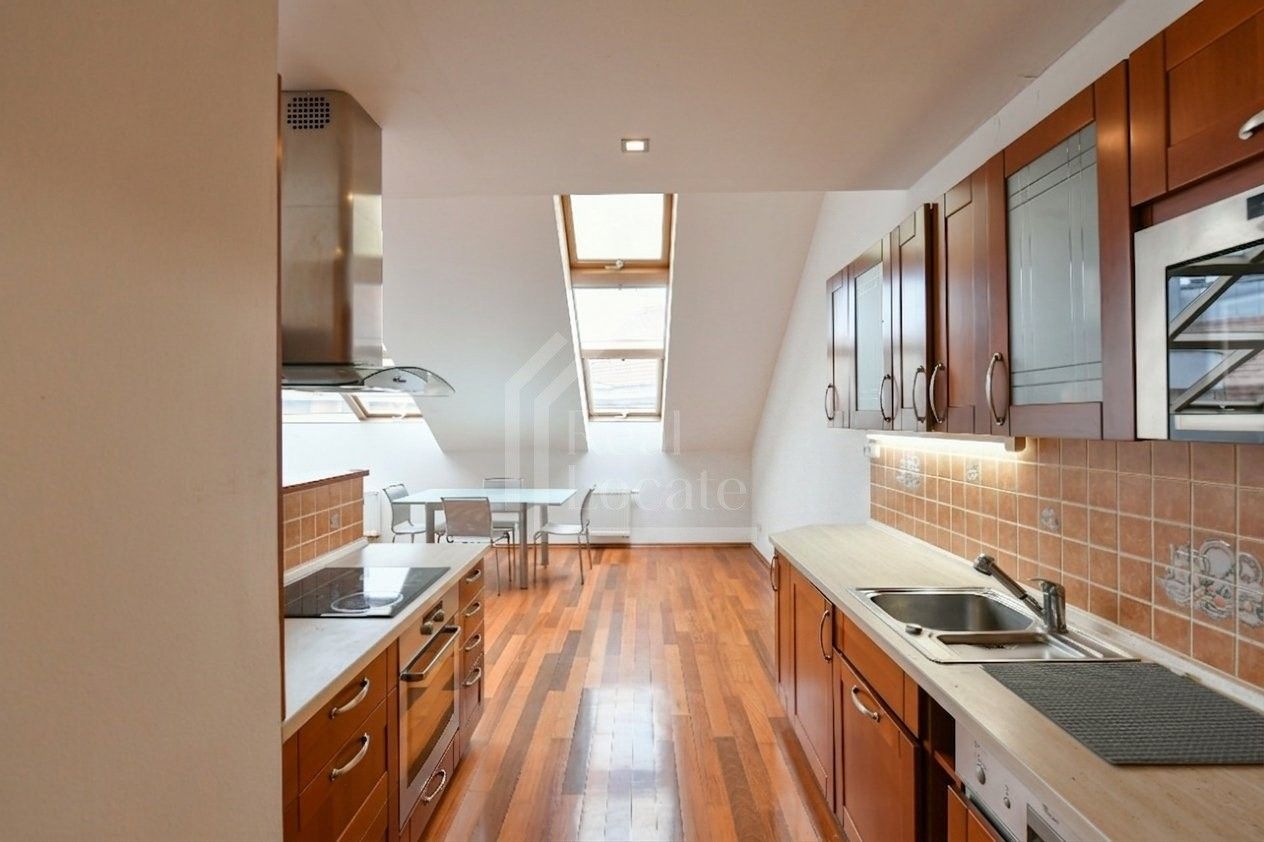 2+kk, Helmova, Praha Nové Město, 107 m² - 1