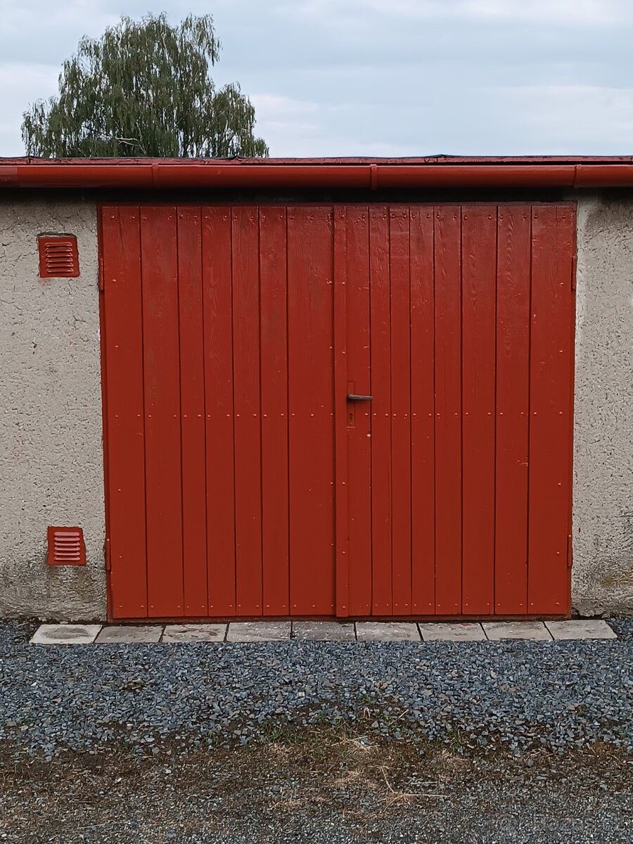 Garáže, Opava, 746 01 - 2