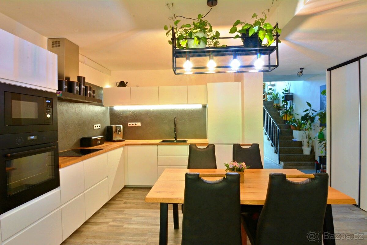 Prodej rodinný dům - Rajhrad, 664 61