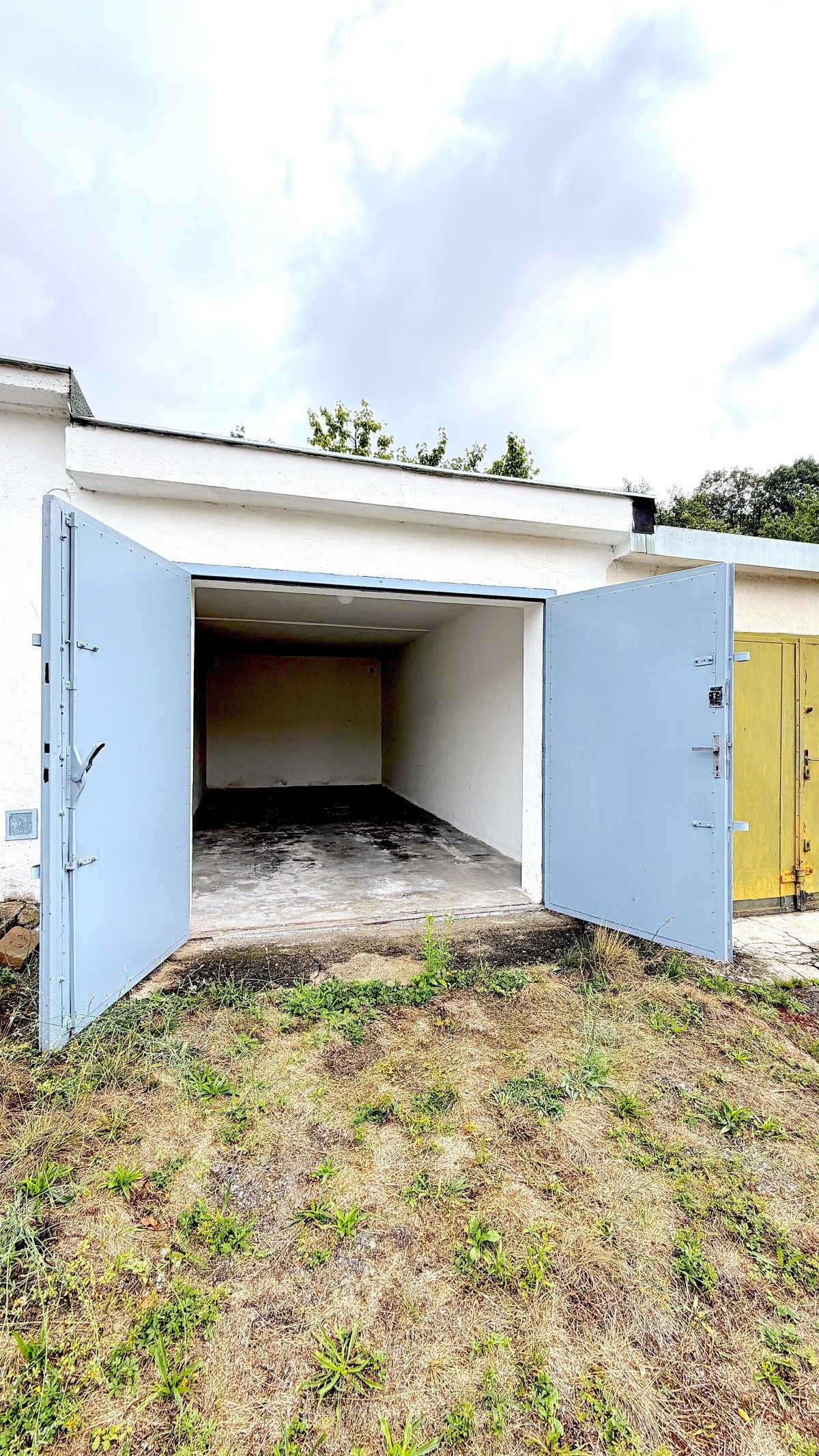 Garáže, U viaduktu, Brno, 18 m² - 1