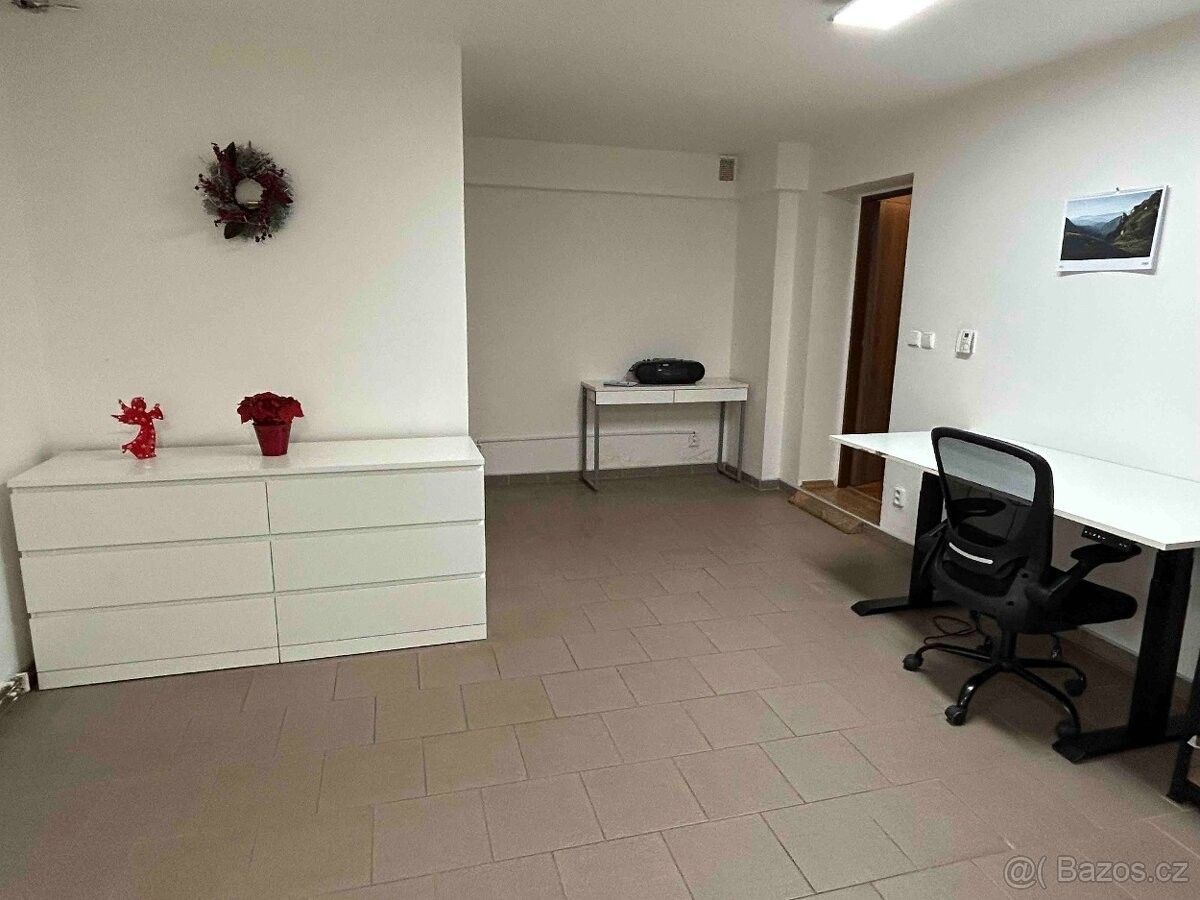 Kanceláře, Děčín, 405 02
