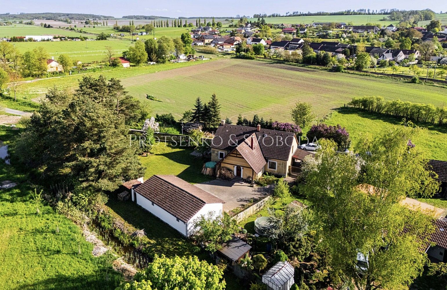 Rodinné domy, Heřmaň, okres Písek, Jihočeský kraj, 298 m² - 1