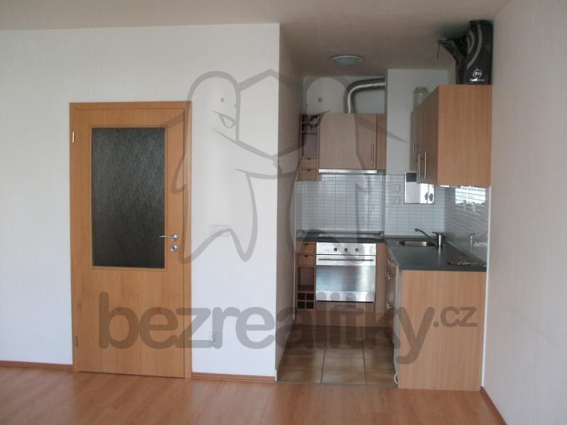 Pronájem byt 1+kk - Poupětova, Praha - Holešovice, 37 m² - 2