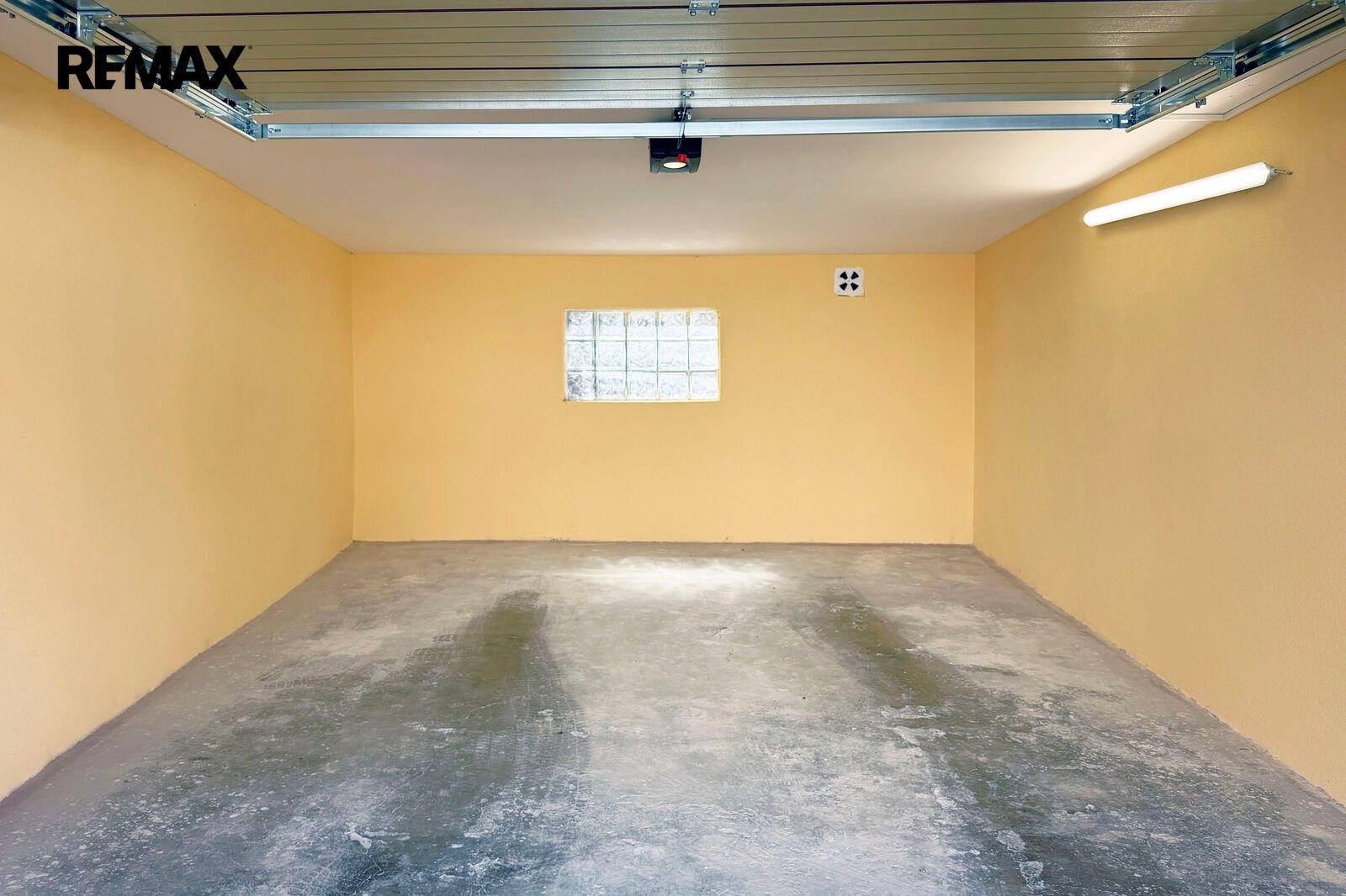 Garáže, Jiráskova, Nejdek, 23 m² - 2