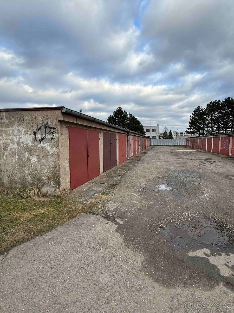 Pronájem garáž - Hradec Králové, 500 12
