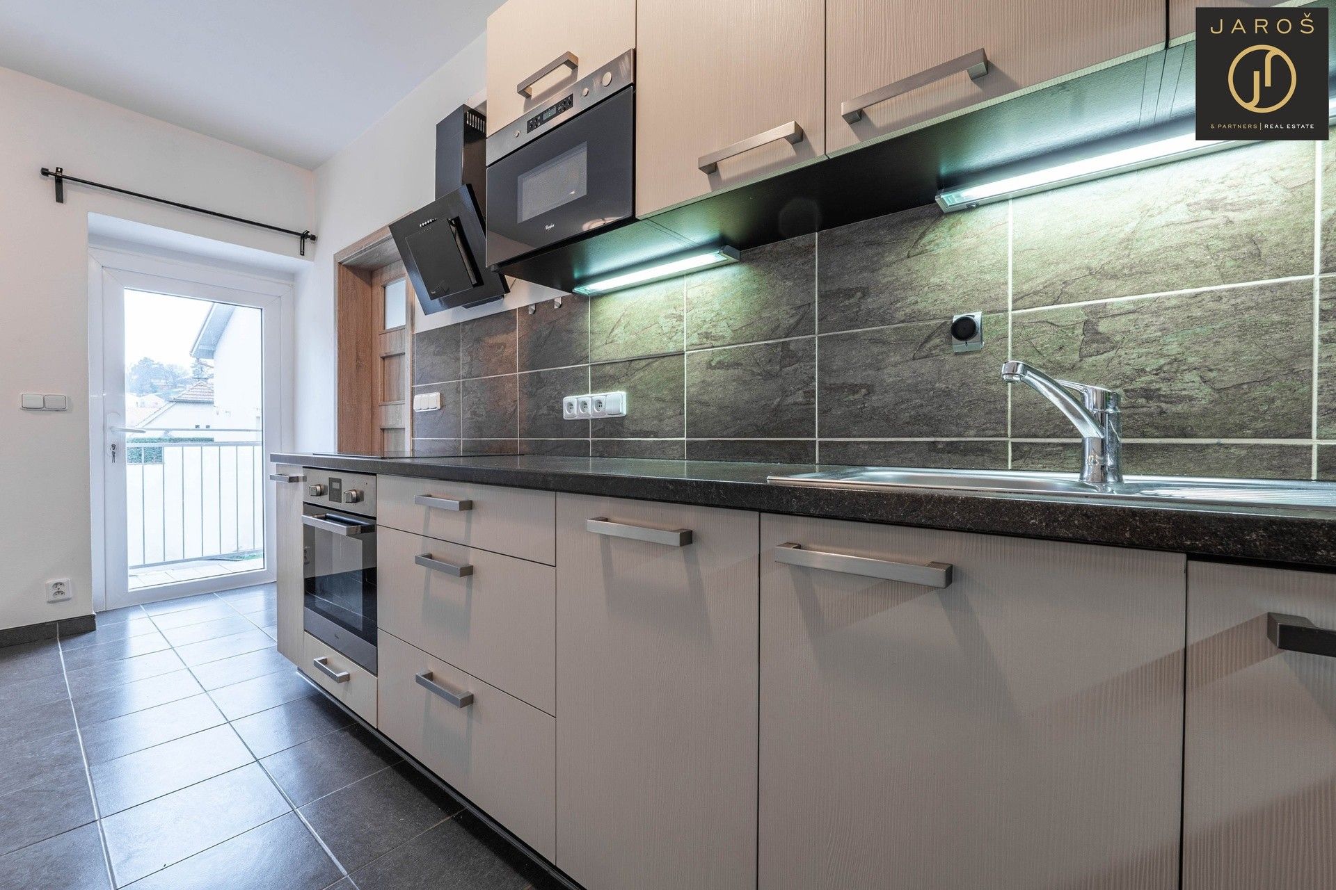 3+kk, U Hřiště, Tuchoměřice, 54 m²