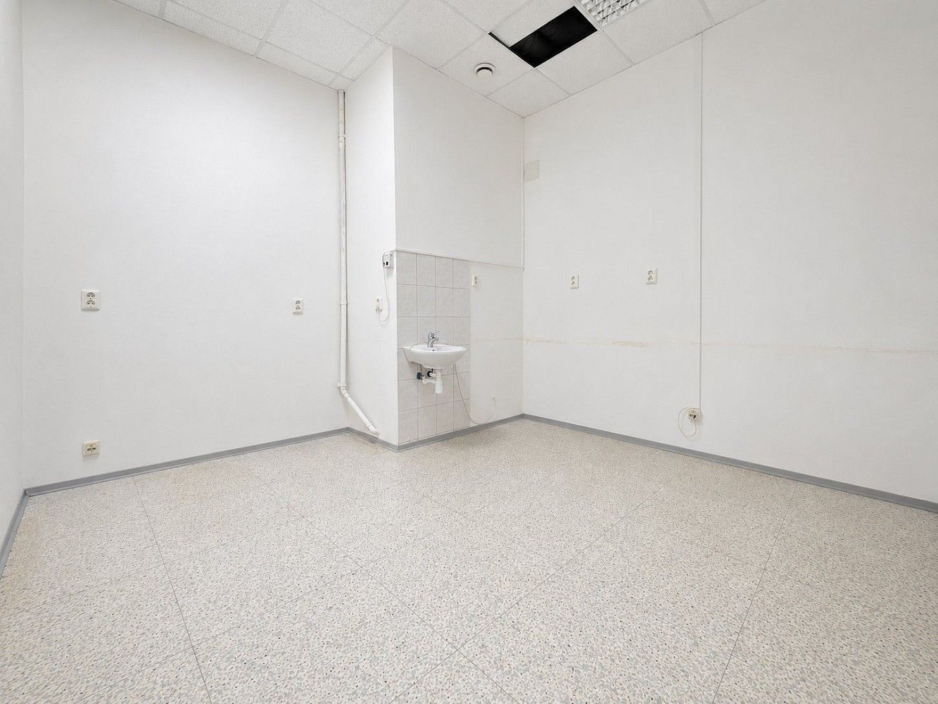 Pronájem sklad - Brno - Trnitá, okres Brno-město, Jihomoravský kraj, 137 m² - 5
