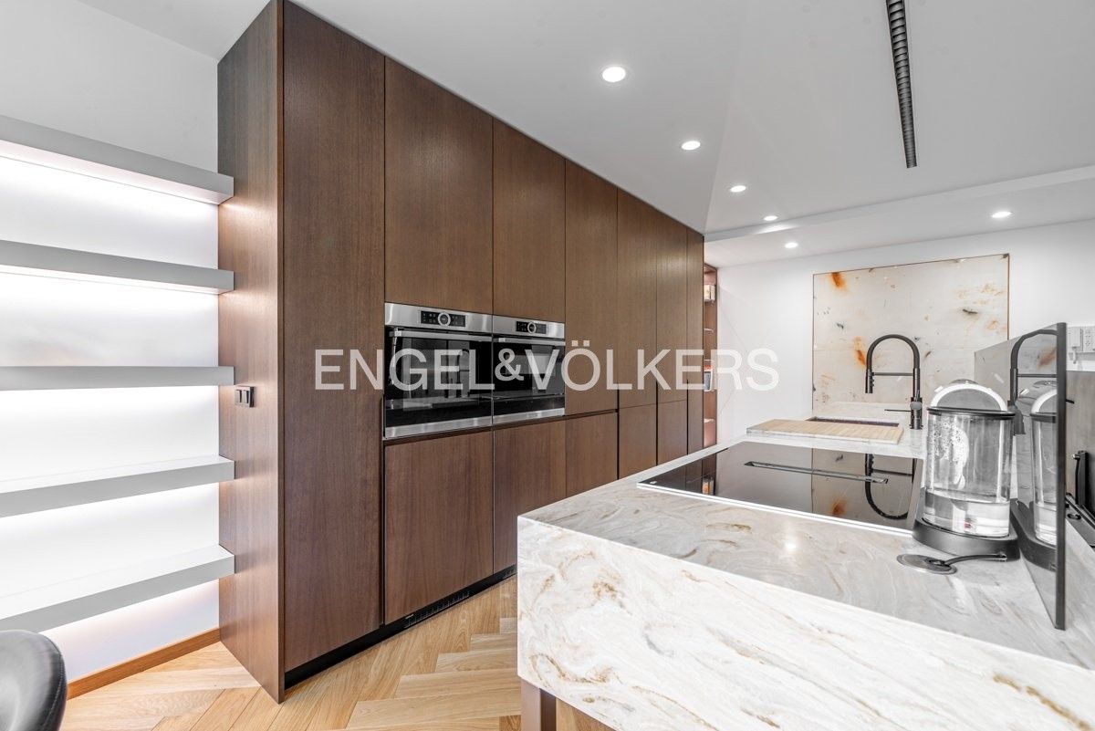 Pronájem byt 2+kk - Pod kaštany, Praha, 87 m²