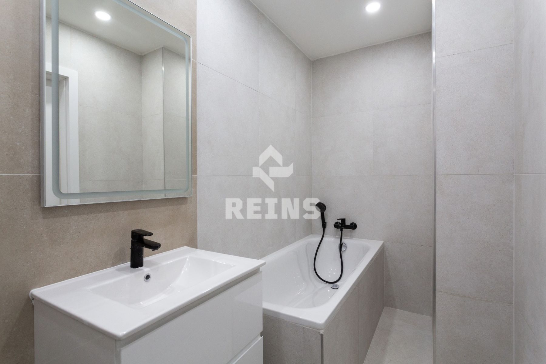 4+kk, U Dvou srpů, Praha - Smíchov, 64 m² - 2