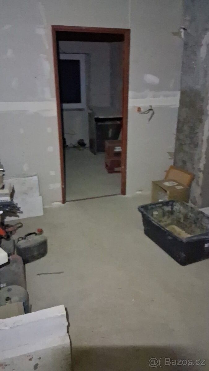 Prodej rodinný dům - 987 66, Zahraničí