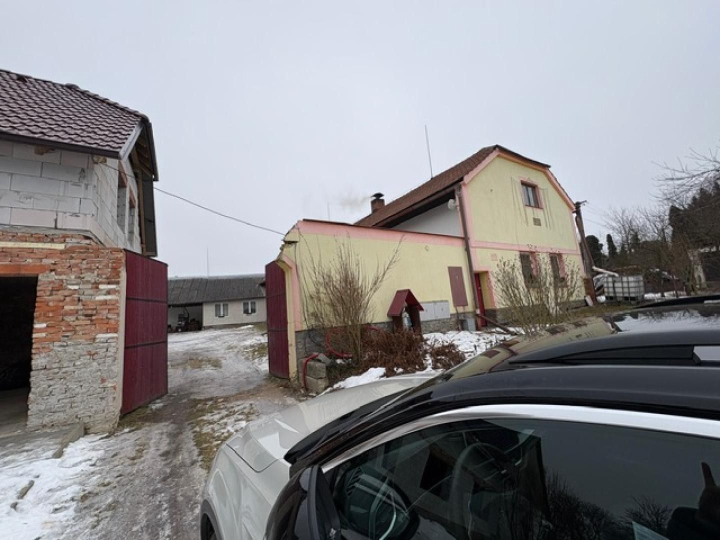 Rodinné domy, Višňová, 400 m²