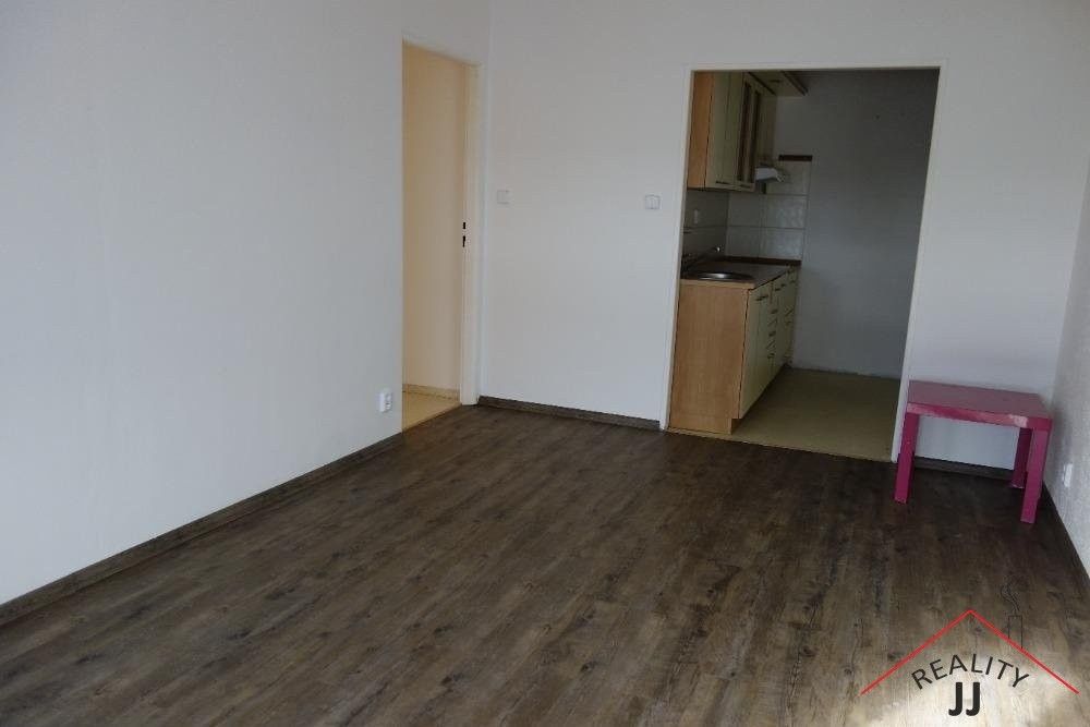 2+kk, V jezírkách, Praha, 45 m²