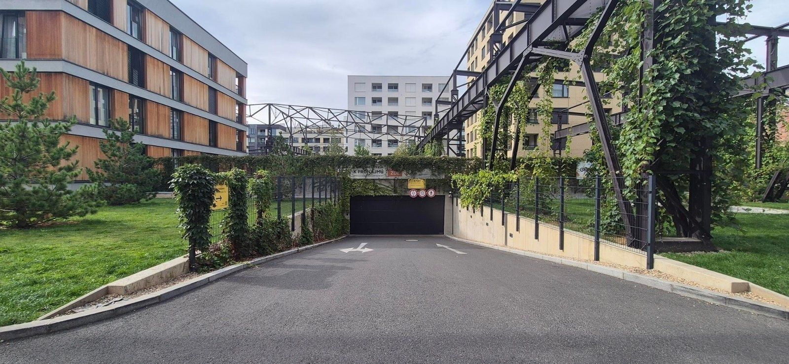 Garáž · 12 m² · U Pergamenky, Praha - Holešovice - 4
