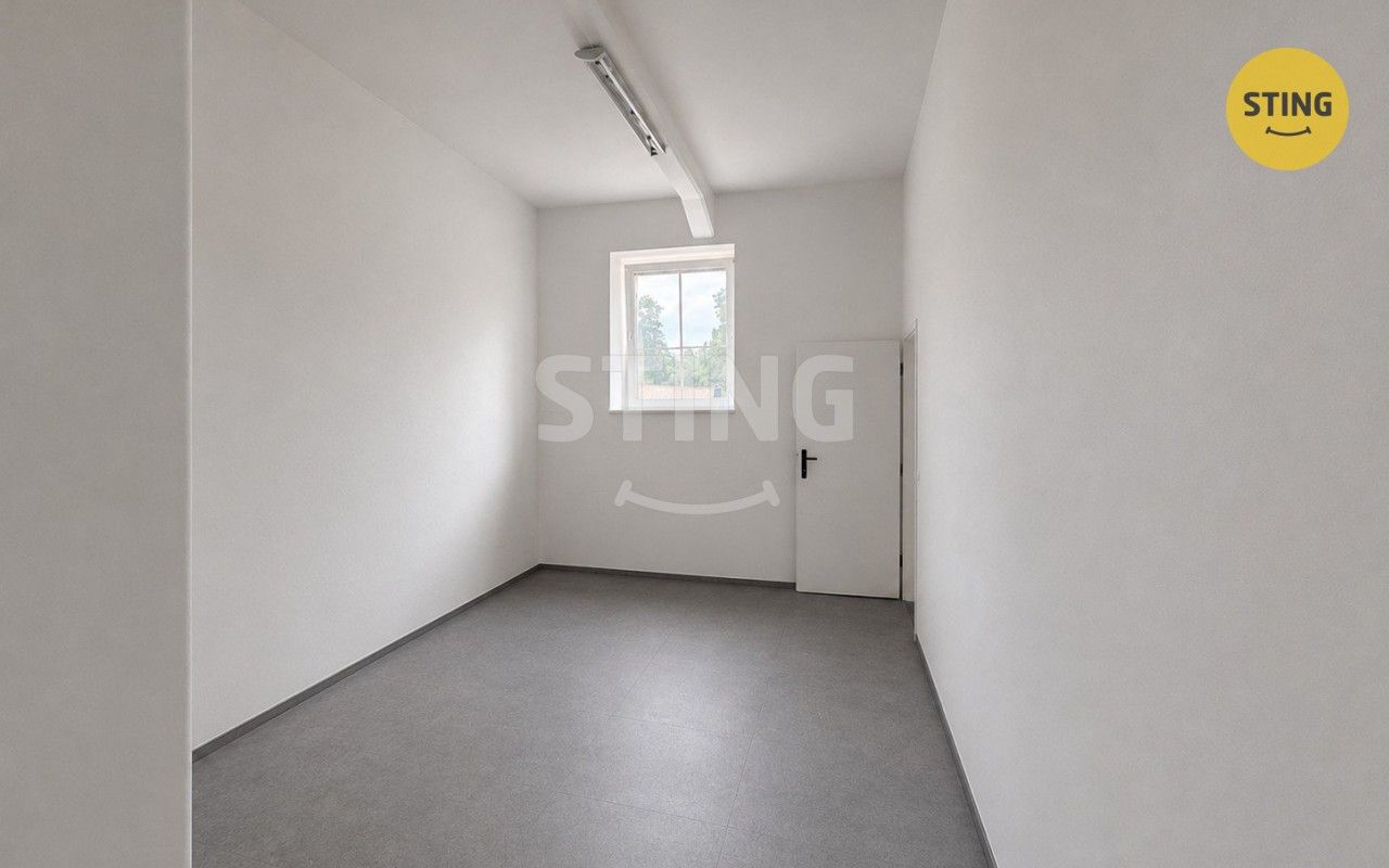 Pronájem obchodní prostory - nám. Míru, Třinec, 39 m² - 5