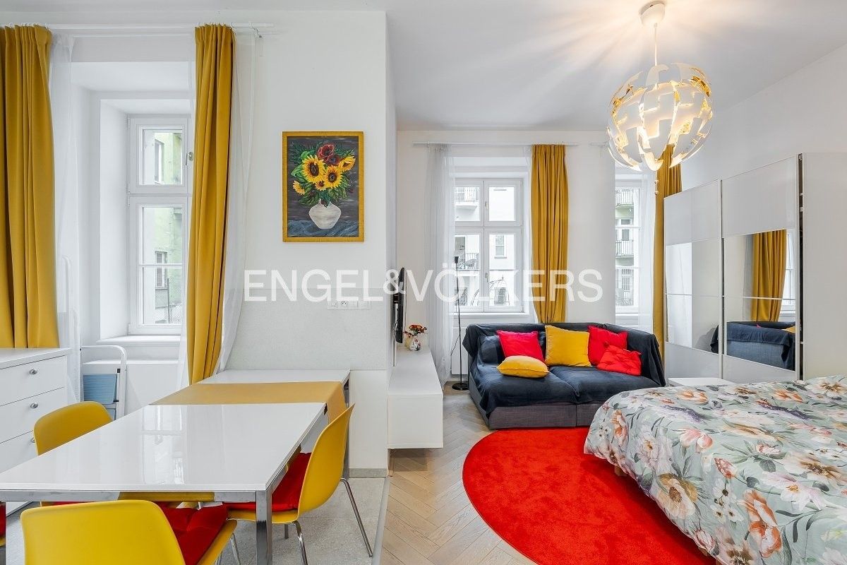 1+kk, Všehrdova, Praha, 33 m²