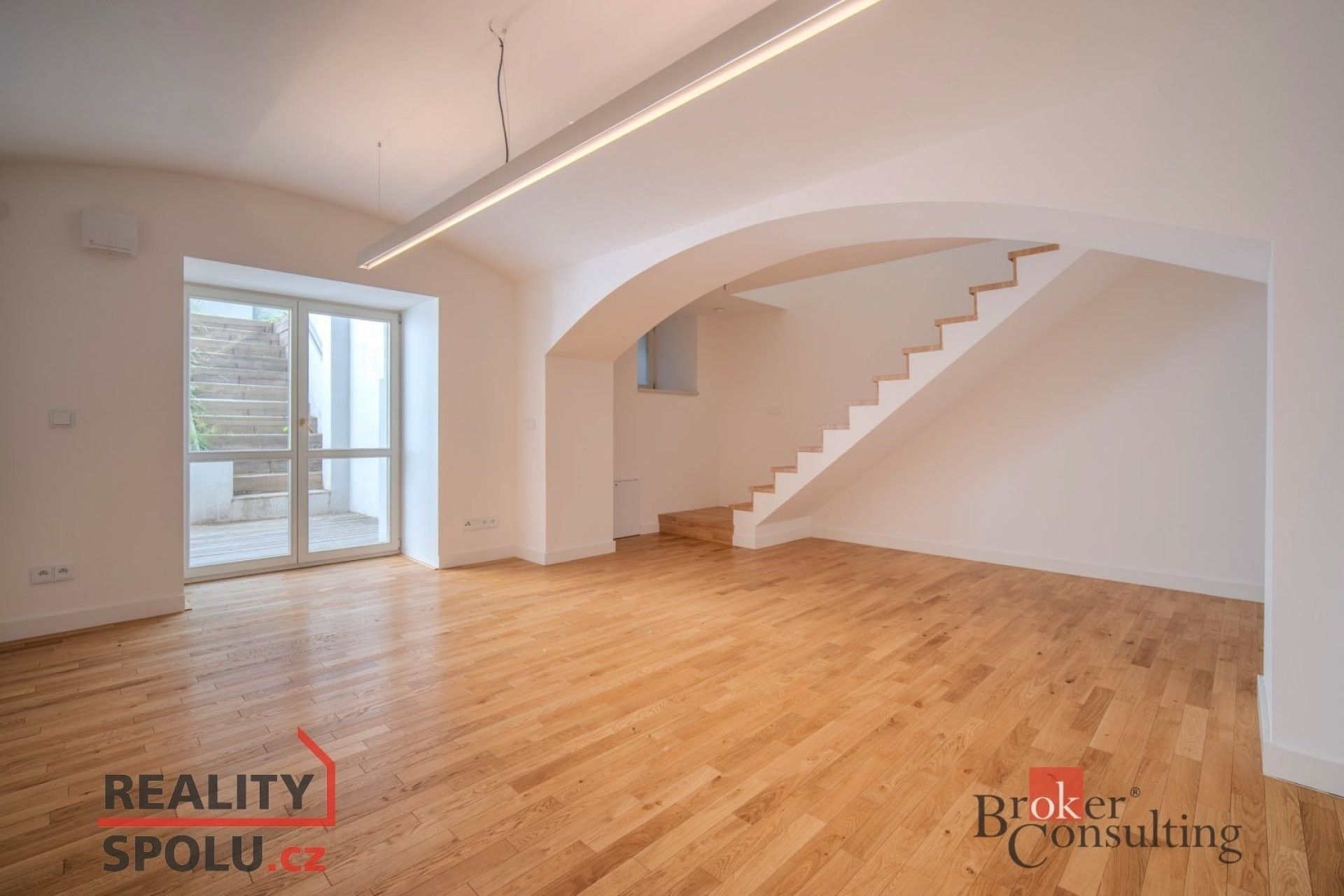 Prodej byt 2+kk - Jaromírova, Praha, 71 m²