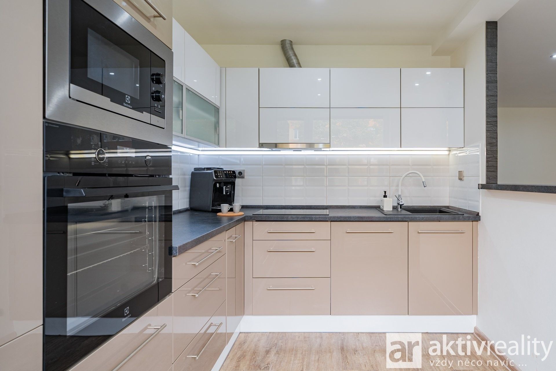 Prodej byt 3+1 - Bezručova, Mělník, 72 m²