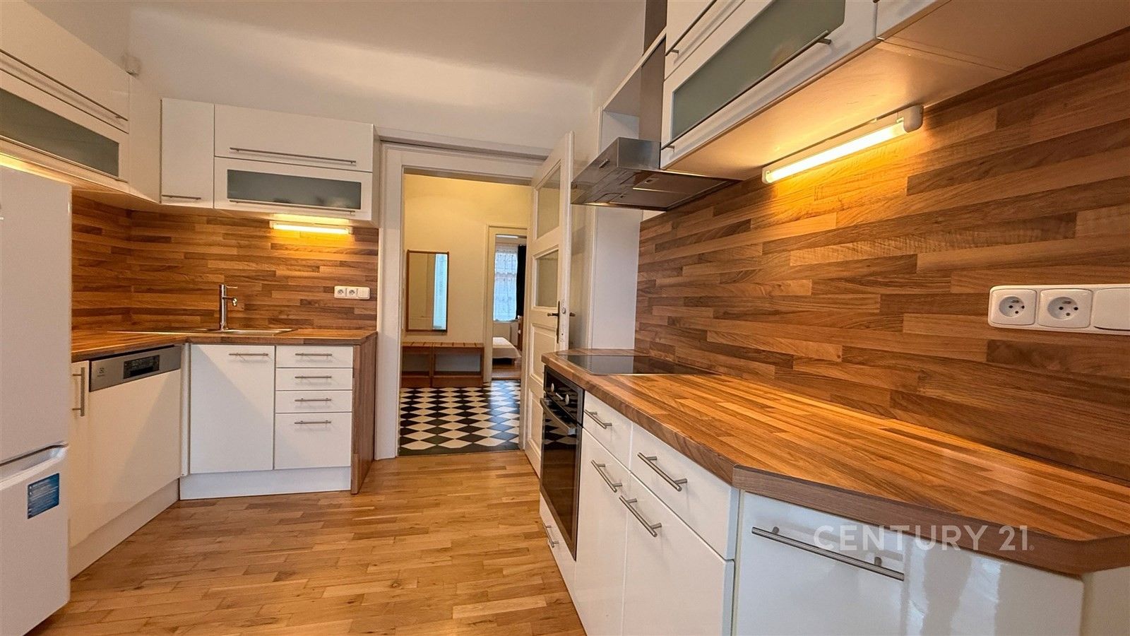 Pronájem byt 3+1 - Kutnauerovo náměstí 681, Praha, 80 m²