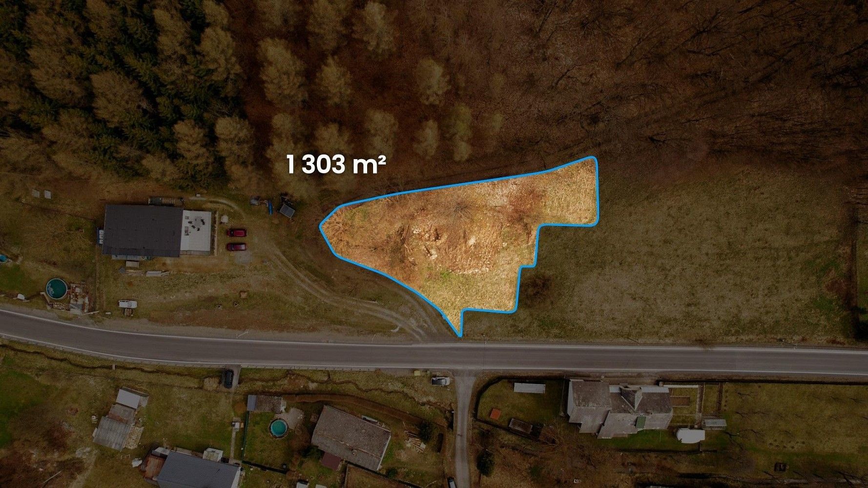 Pozemek pro bydlení, 1 303 m²