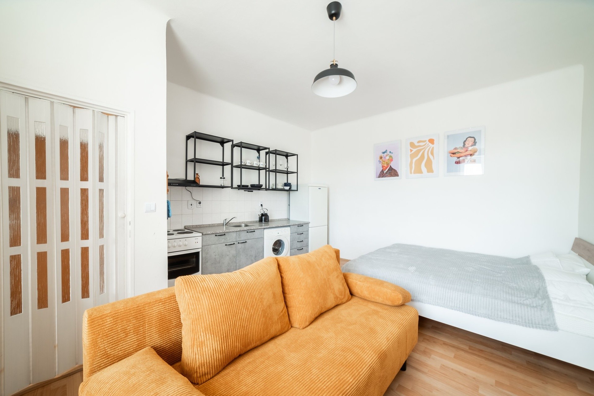 1+kk, Tusarova, Praha, 24 m²