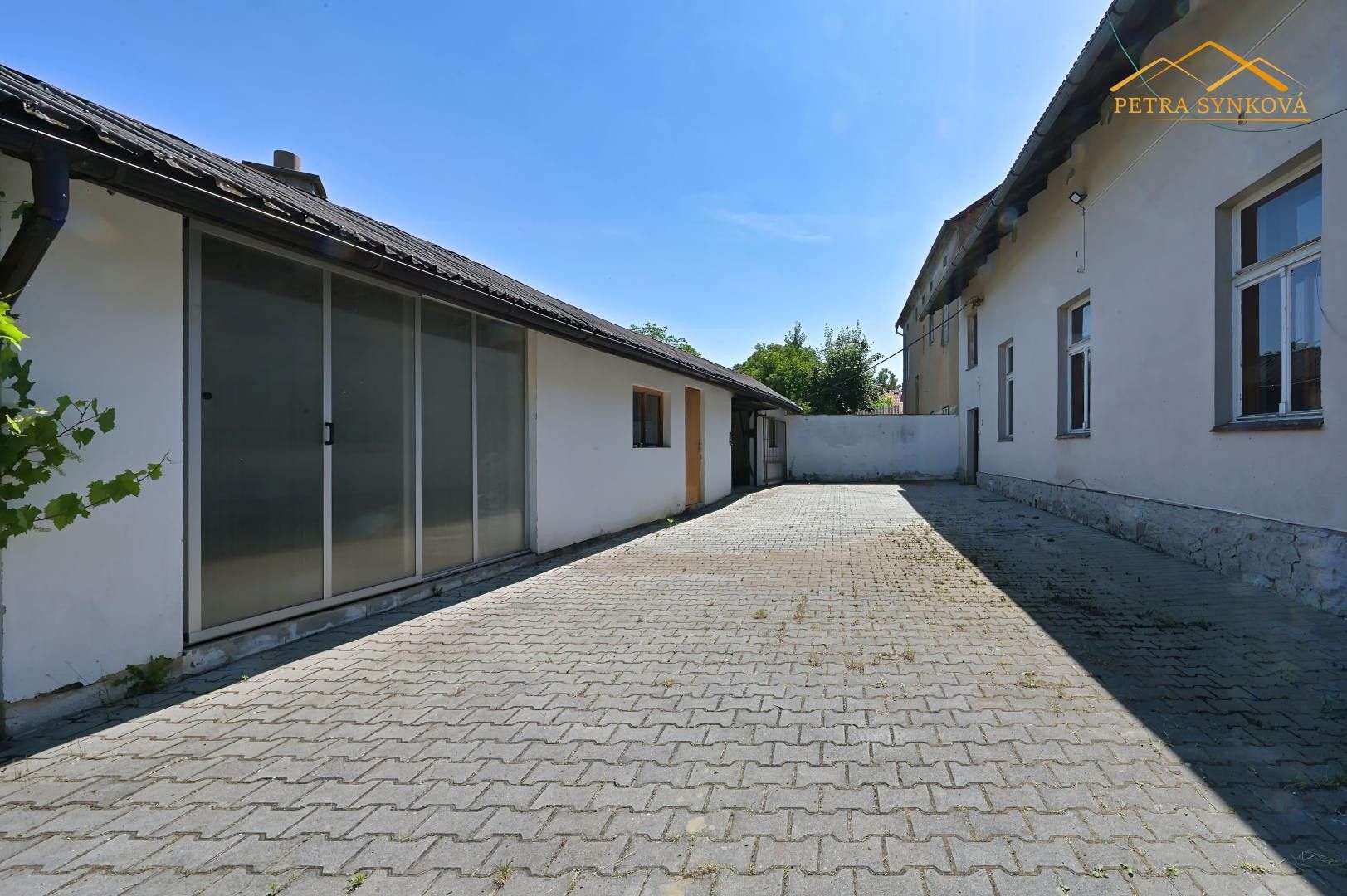 Prodej rodinný dům - Bezdědická, Hostomice, 254 m² - 5