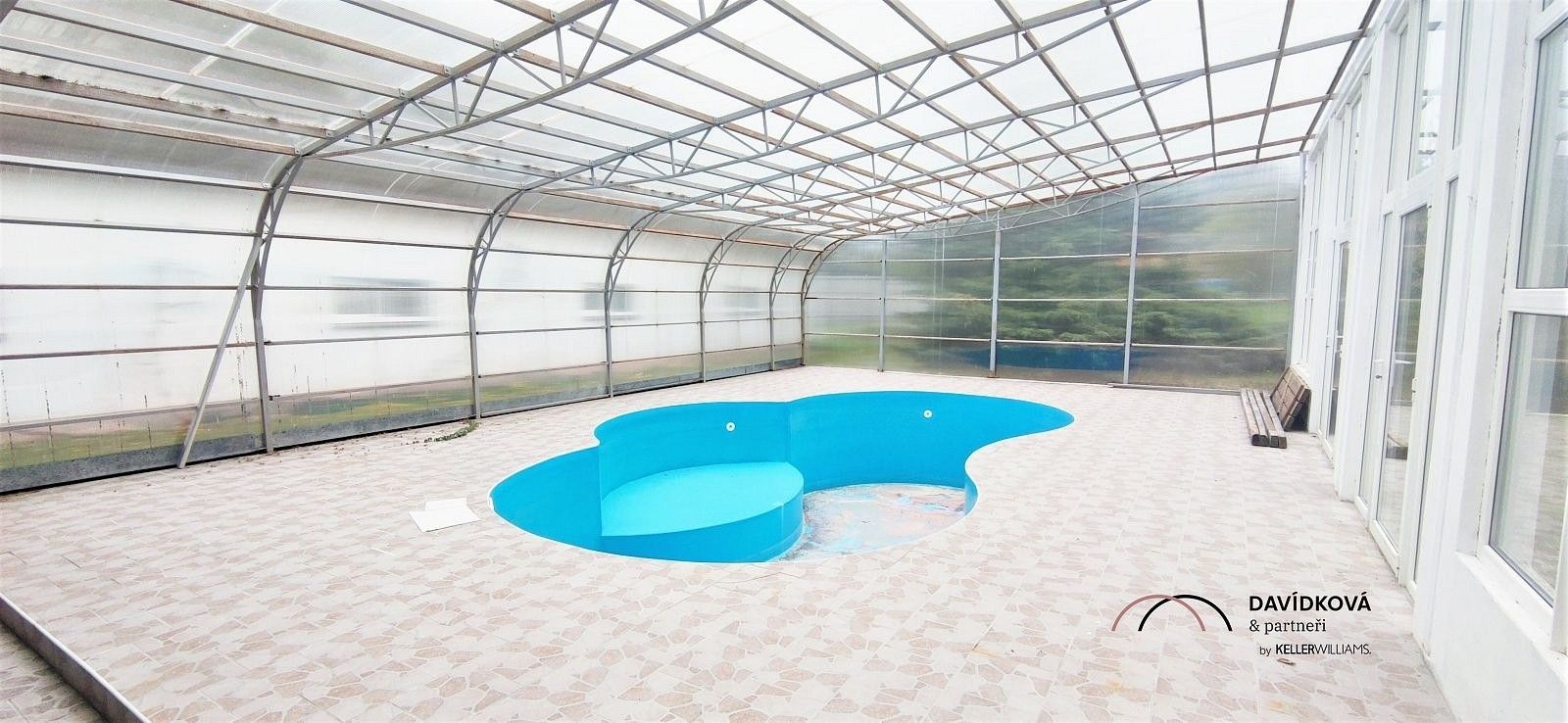 Rodinný dům · 1 085 m² · Chocerady - Komorní Hrádek, okres Benešov - 3