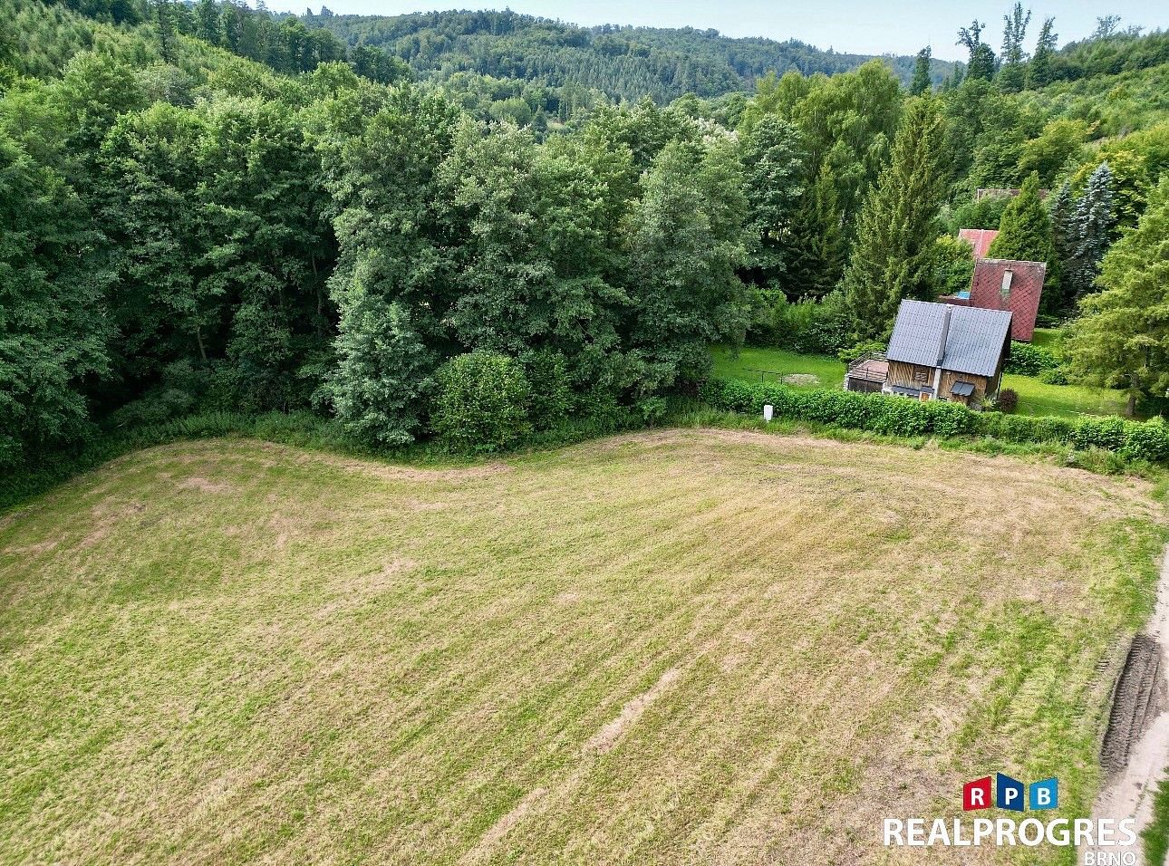 Pozemek, 1 011 m²