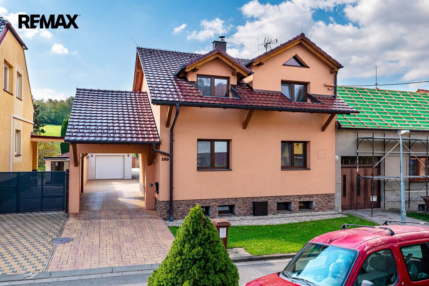 Rodinné domy, Lesní, Uherské Hradiště - Míkovice, 351 m² - 1
