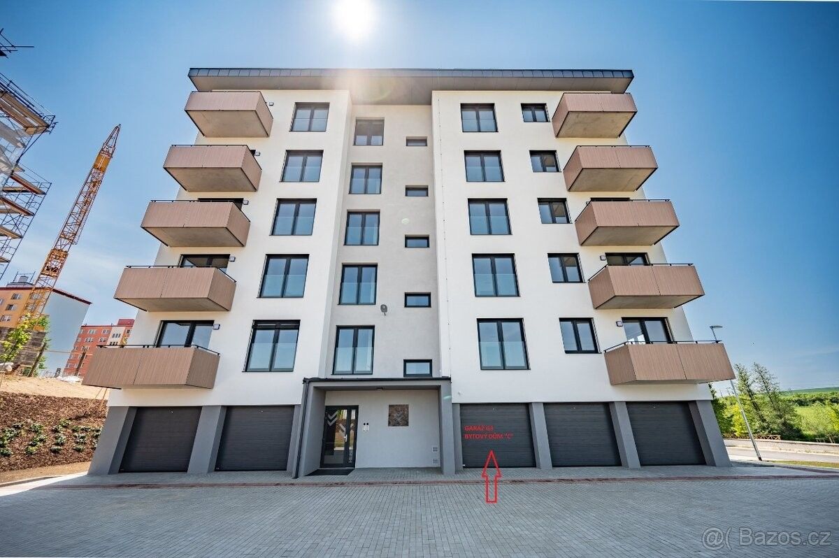 Garáže, Uherský Brod, 688 01